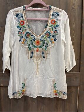 Johnny Was White Embroidered V-Neck Tunic with Multicolor Floral Detail